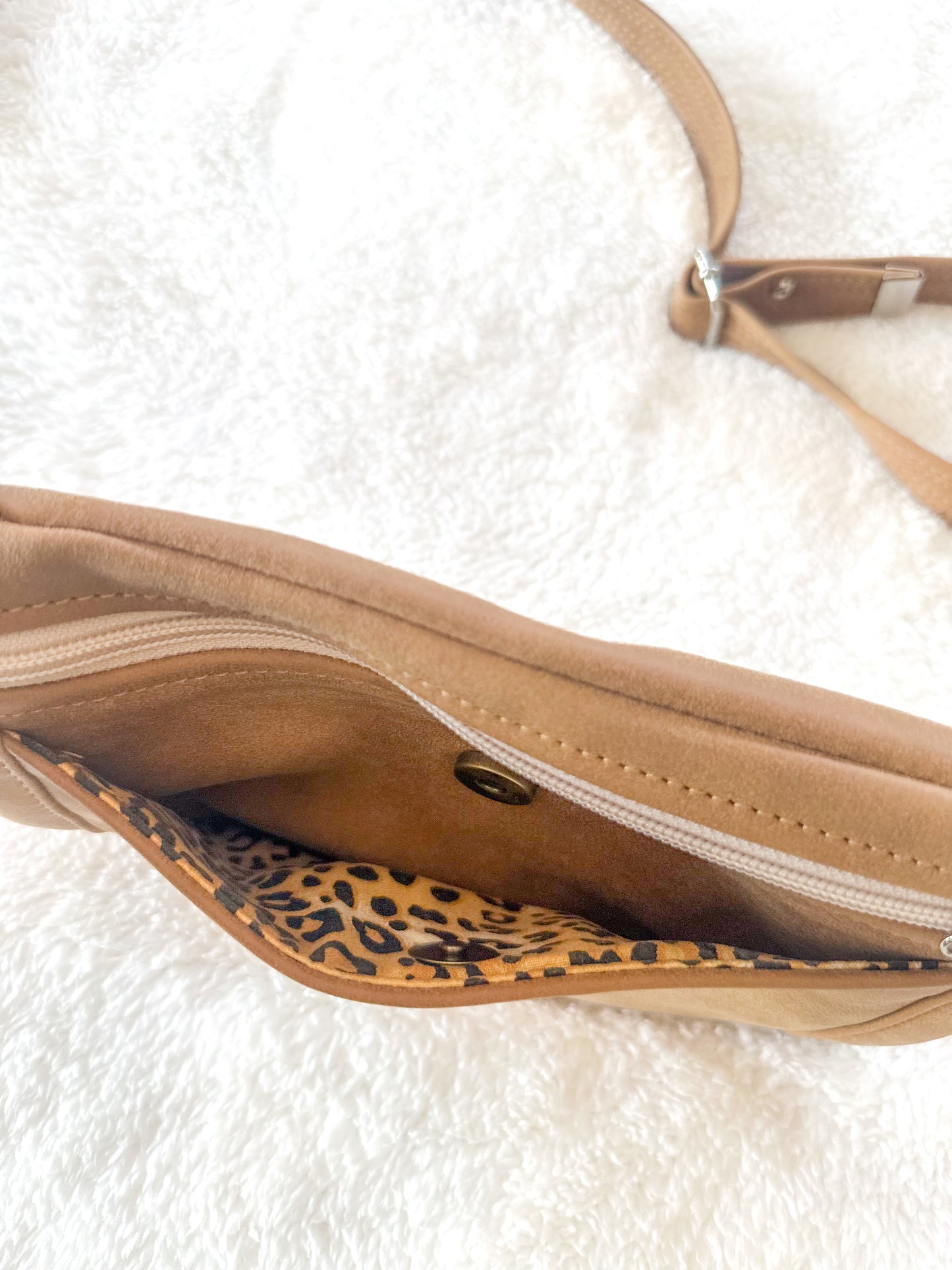 Essie Crossbody - Chocolate