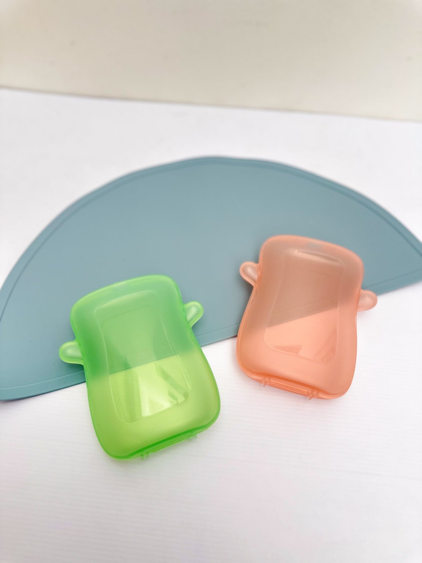 Squeeze-Proof Purée Holder