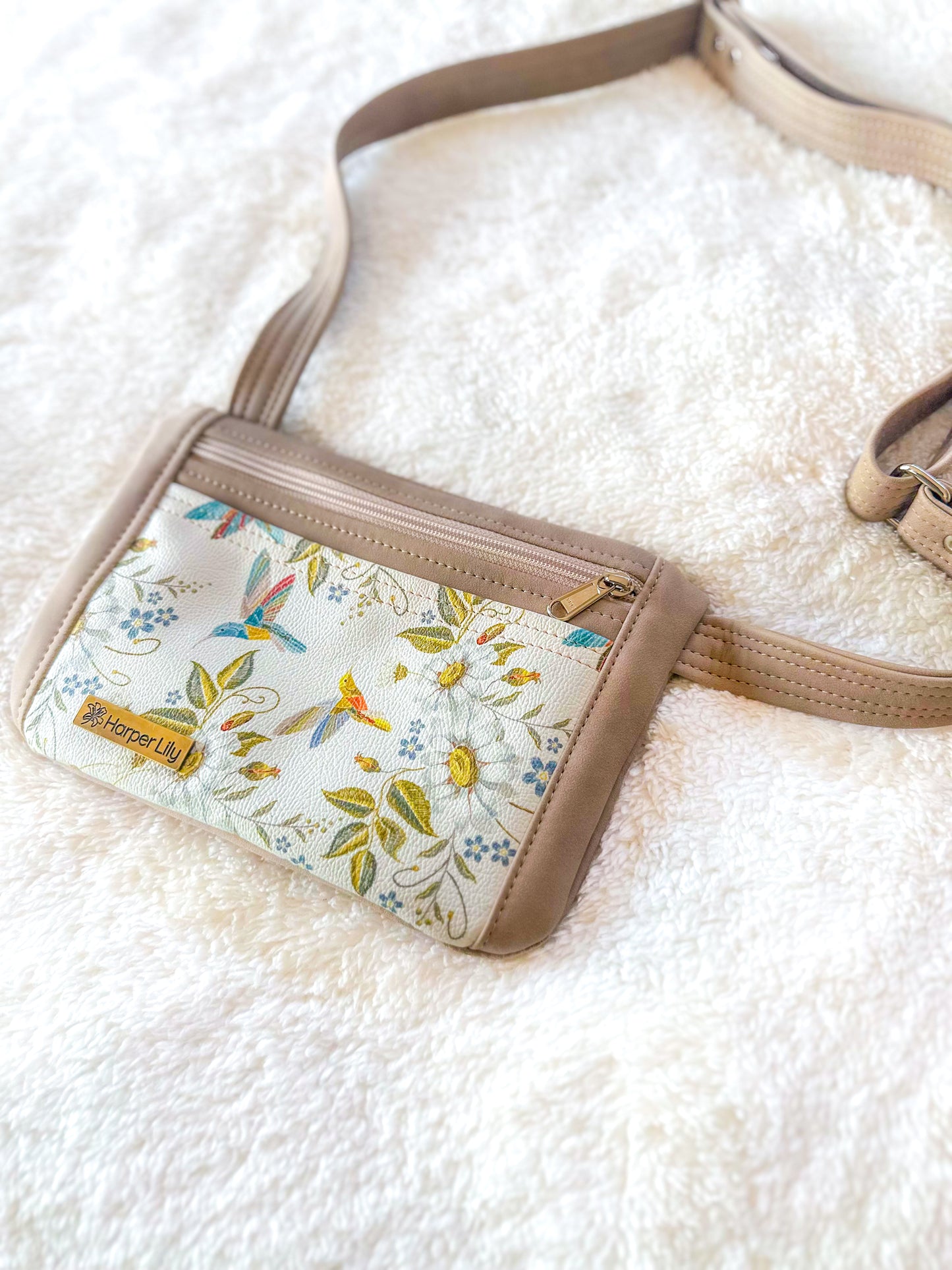 Essie Crossbody - Hummie