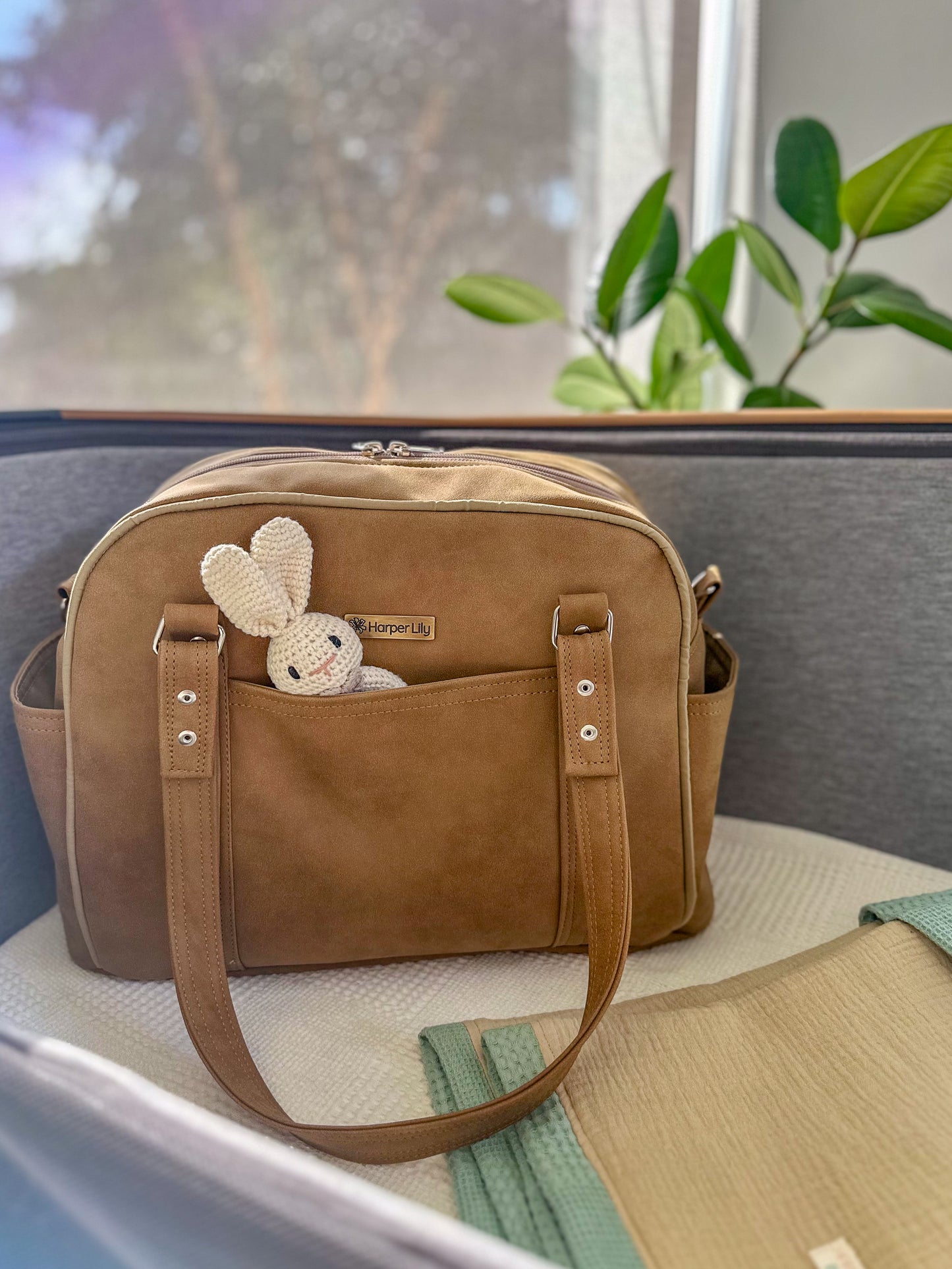Emerson Venture Tote - Chocolate